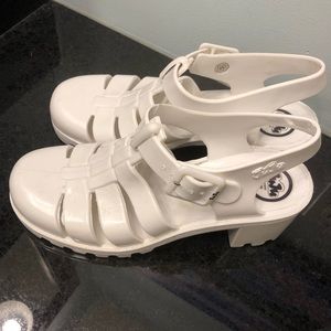 JUJU WHITE JELLY SANDALS Size 6 US/ 4UK